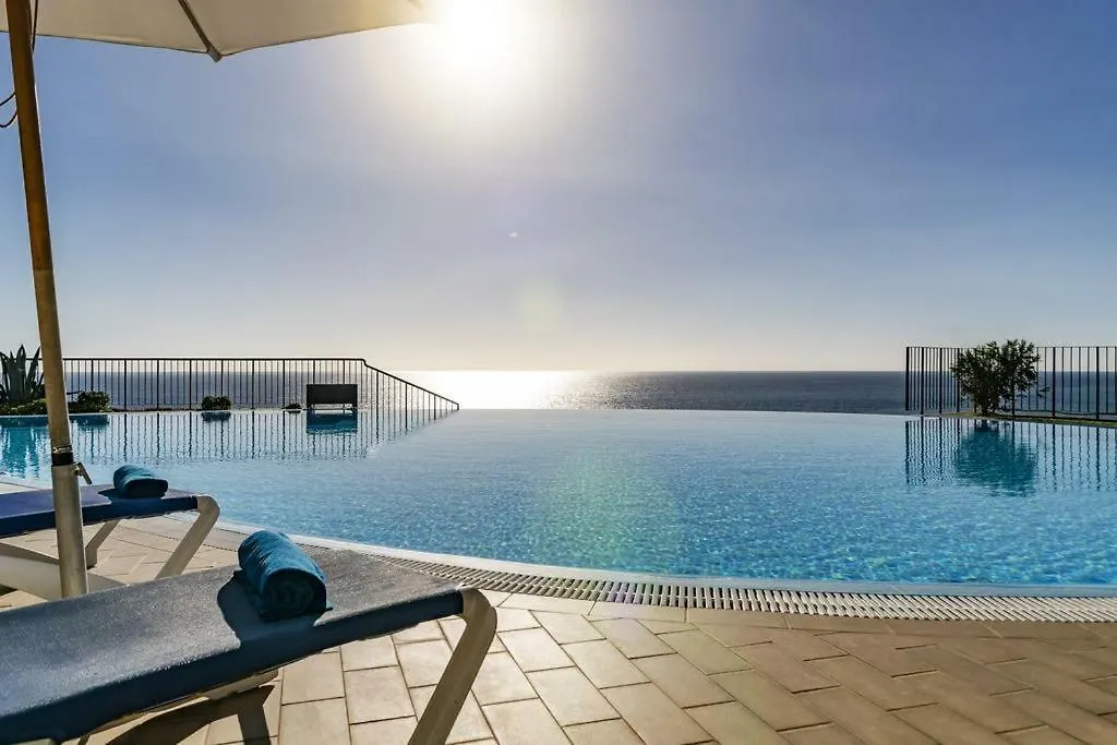 Formosa Infinity Pool Apartment Funchal